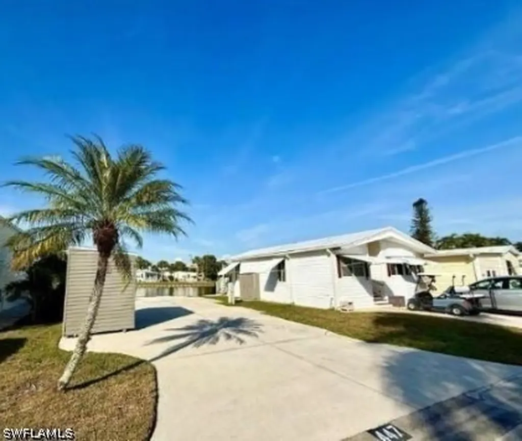 447 Cheetah Drive Naples FL 34114