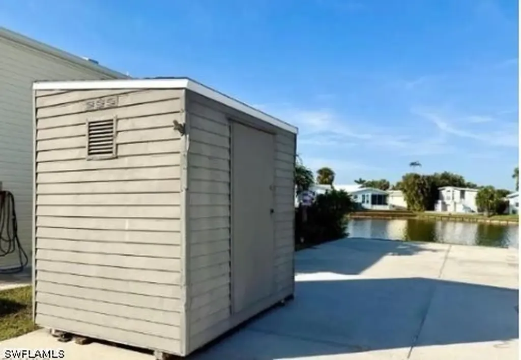 447 Cheetah Drive Naples FL 34114