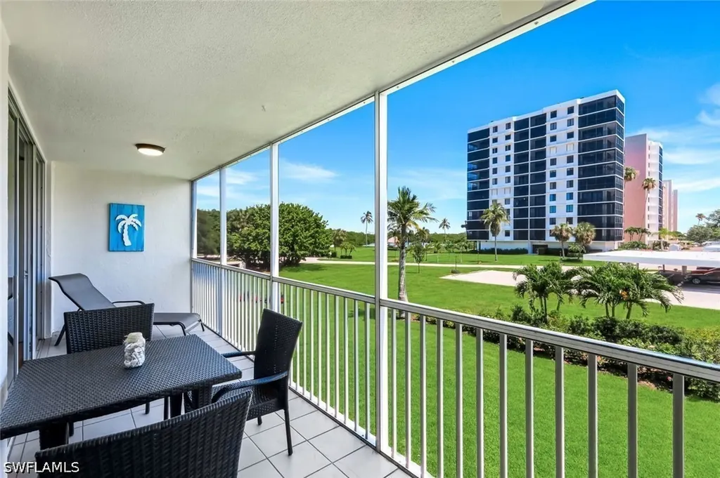 5 Bluebill Avenue Naples FL 34108