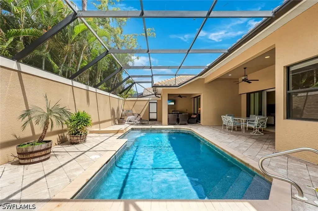 1221 Briarwood Court Naples FL 34104