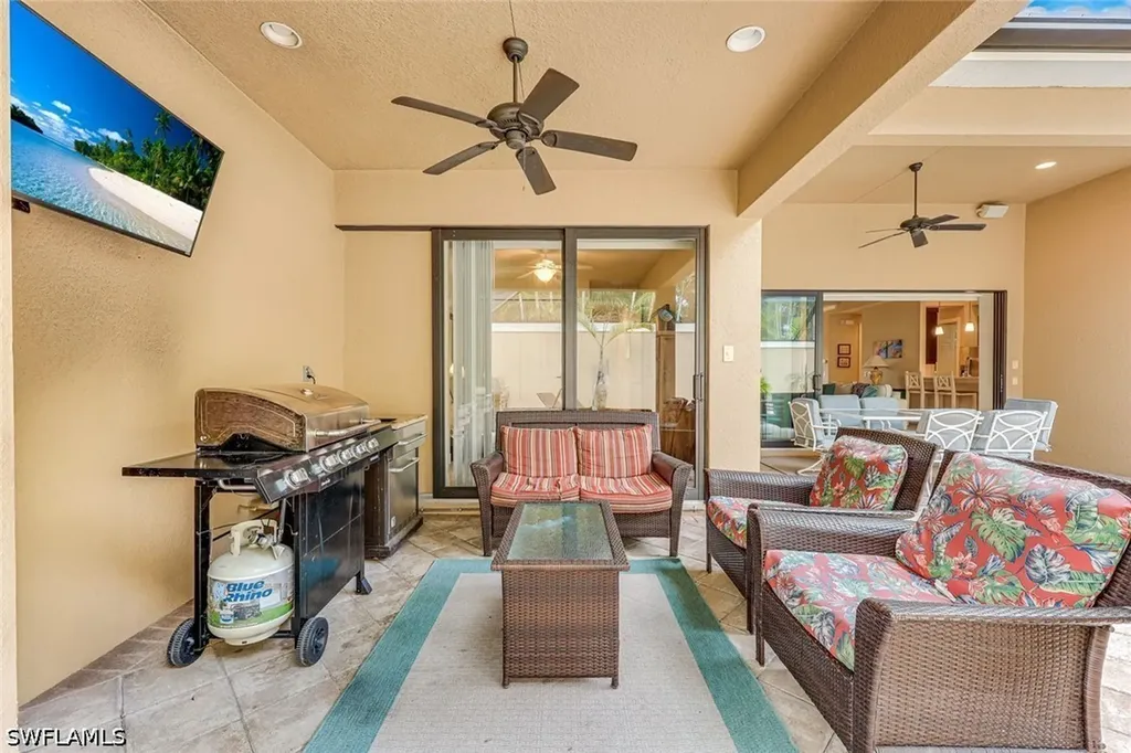 1221 Briarwood Court Naples FL 34104