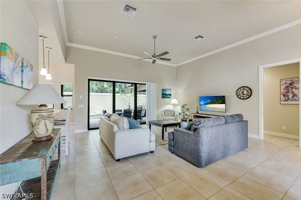 1221 Briarwood Court Naples FL 34104