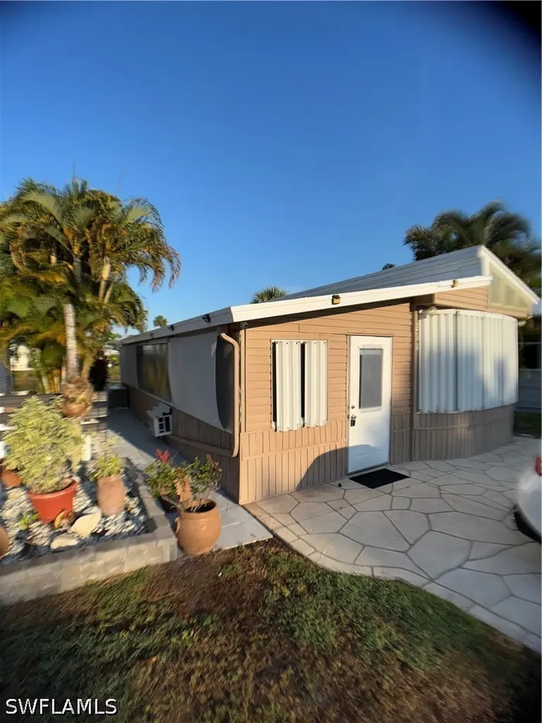 254 Bass Court Naples FL 34145