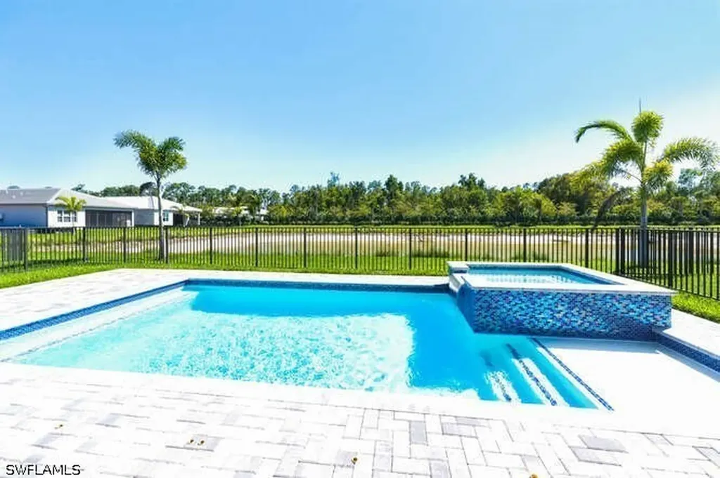 2872 Bloomfield Way Naples FL 34112