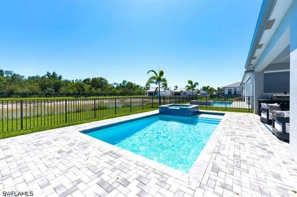 2872 Bloomfield Way Naples FL 34112