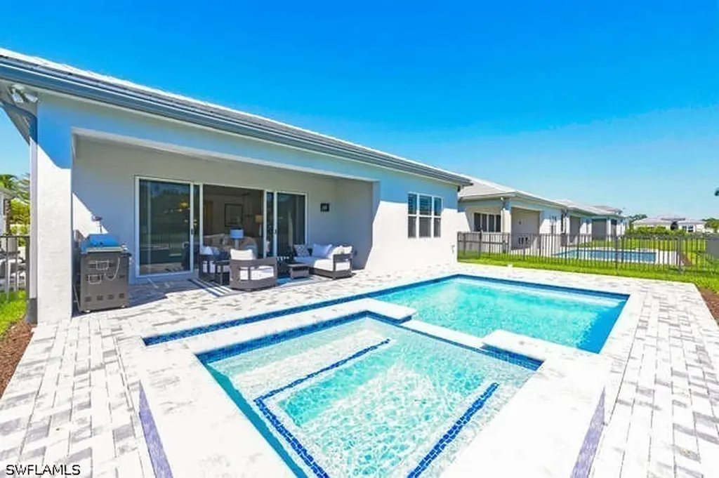 2872 Bloomfield Way Naples FL 34112