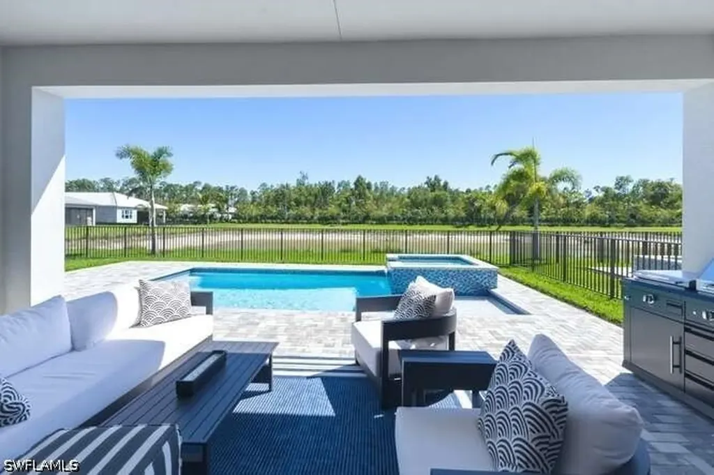 2872 Bloomfield Way Naples FL 34112