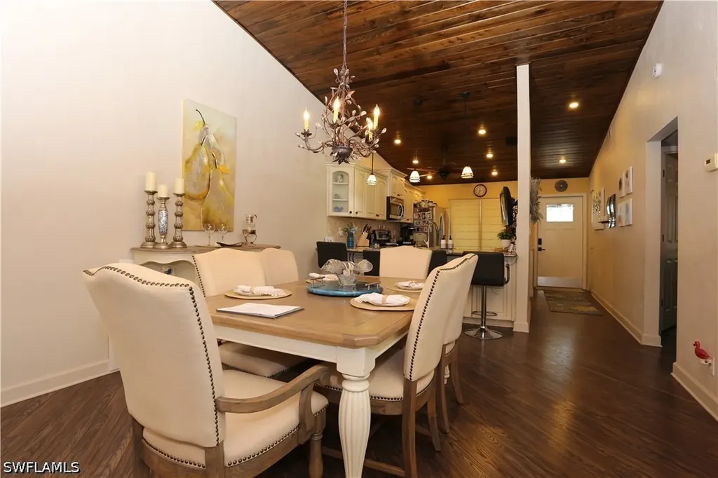 3563 Antarctic Circle Naples FL 34112