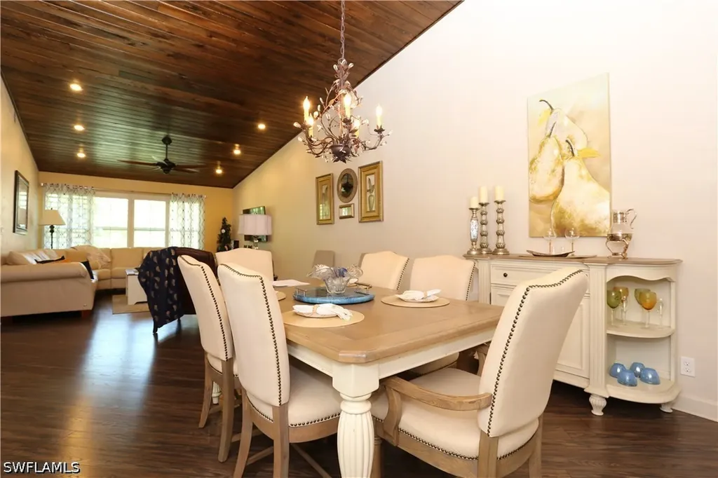 3563 Antarctic Circle Naples FL 34112