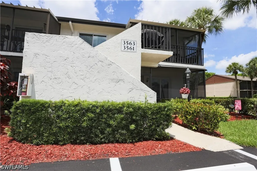 3563 Antarctic Circle Naples FL 34112