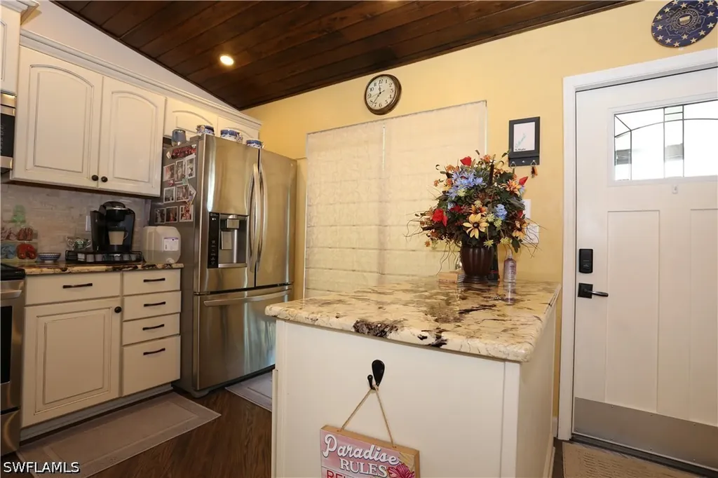 3563 Antarctic Circle Naples FL 34112
