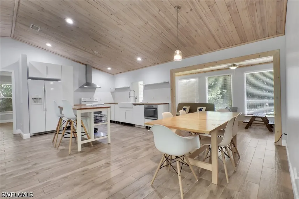 4974 Hawthorn Woods Way Naples FL 34116