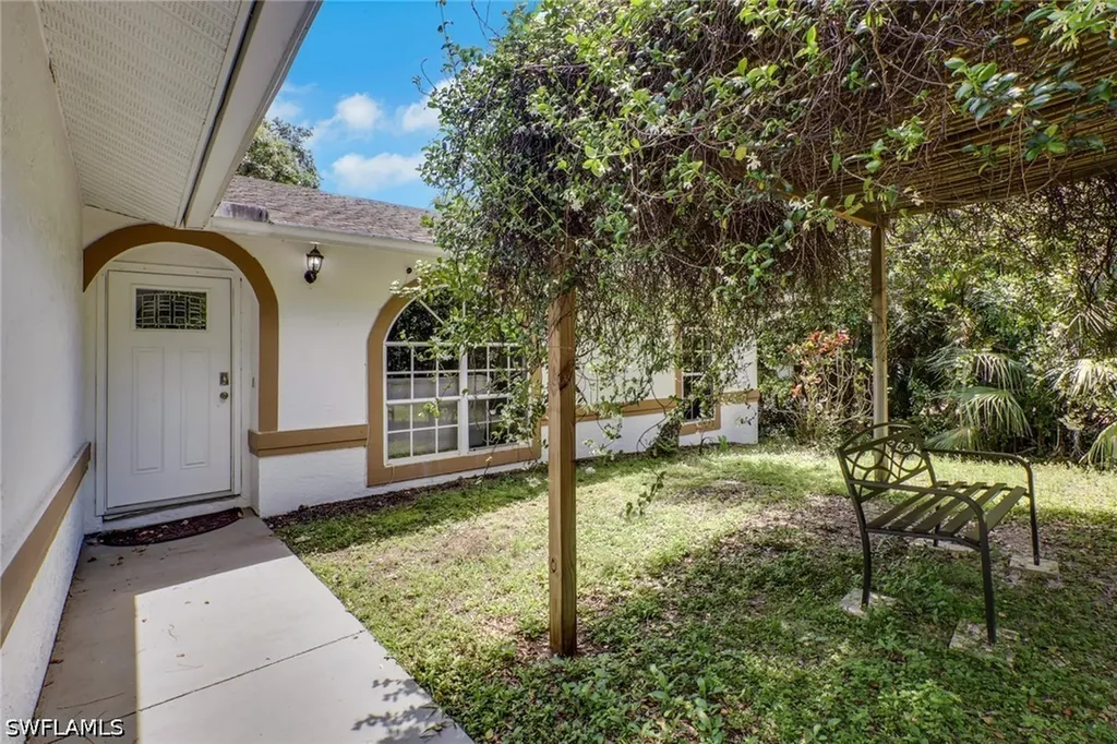 4974 Hawthorn Woods Way Naples FL 34116