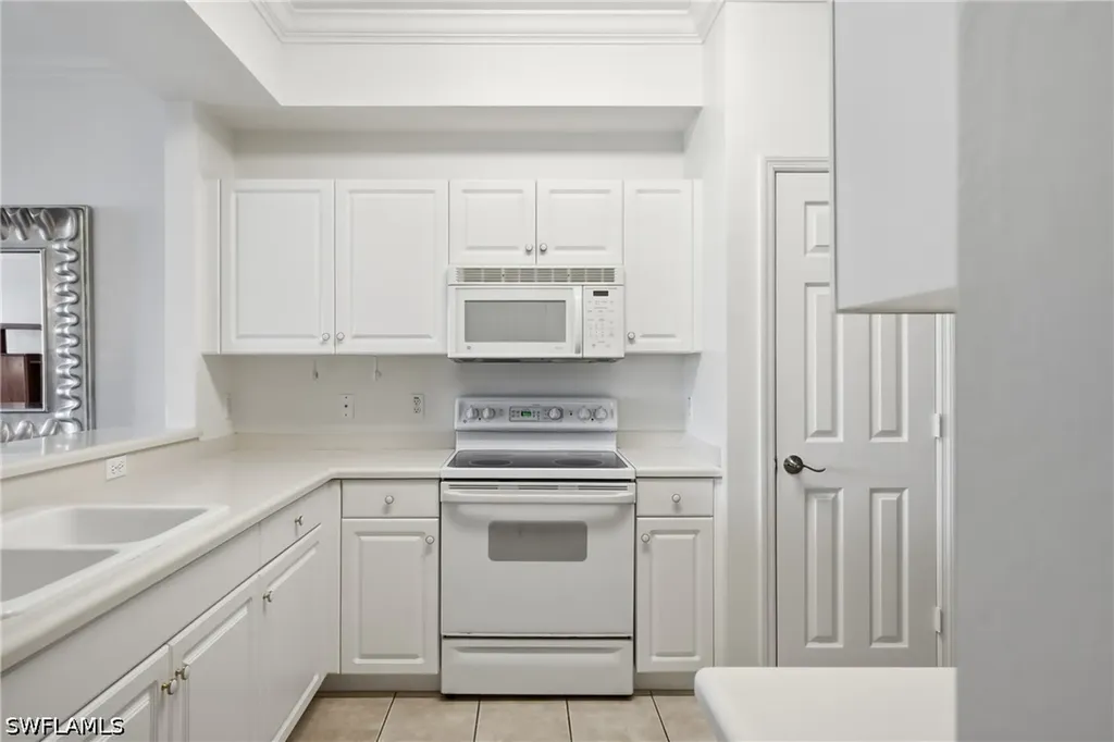 3976 Bishopwood Court E Naples FL 34114