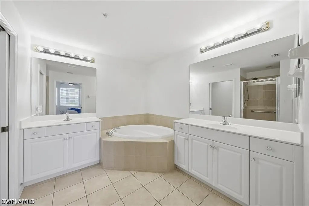 3976 Bishopwood Court E Naples FL 34114