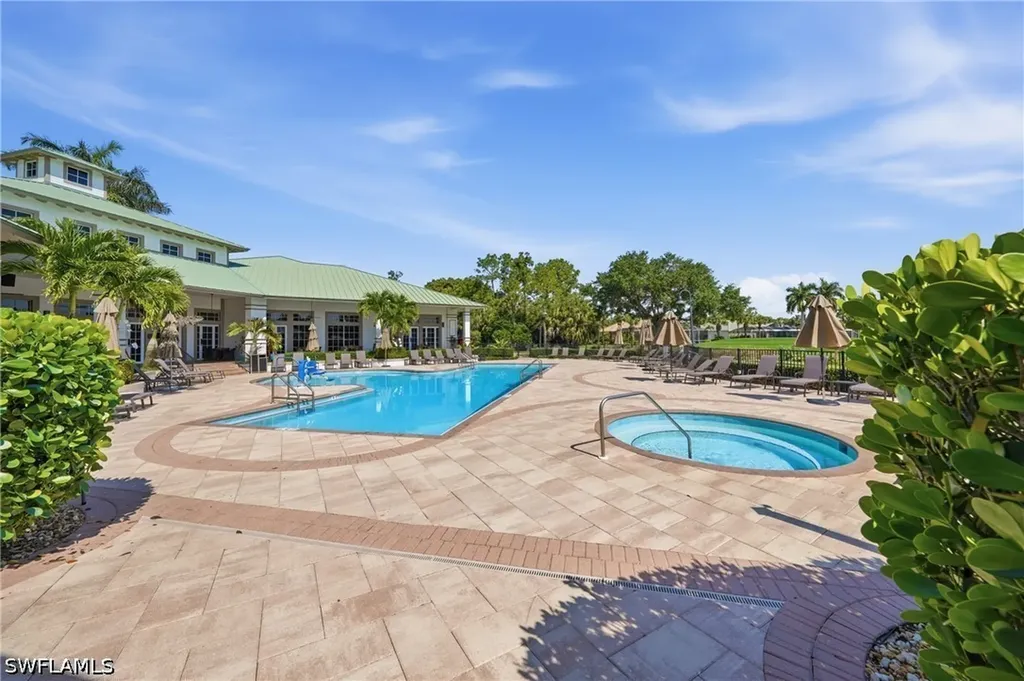 3976 Bishopwood Court E Naples FL 34114