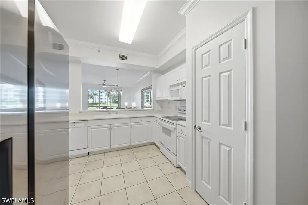 3976 Bishopwood Court E Naples FL 34114