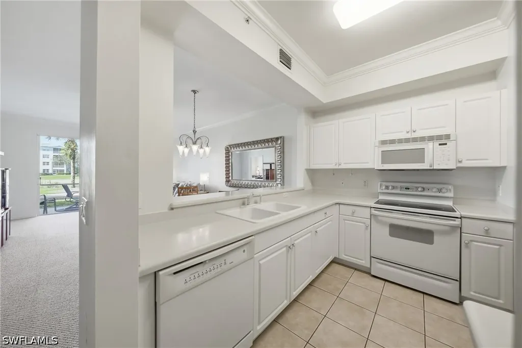 3976 Bishopwood Court E Naples FL 34114