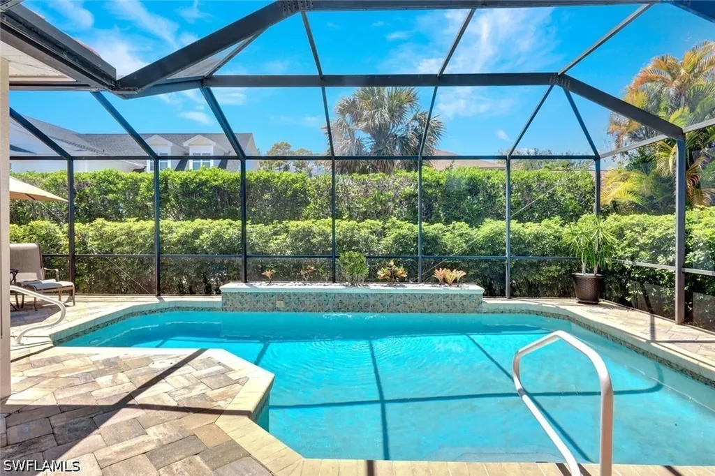 16208 Parque Lane Naples FL 34110