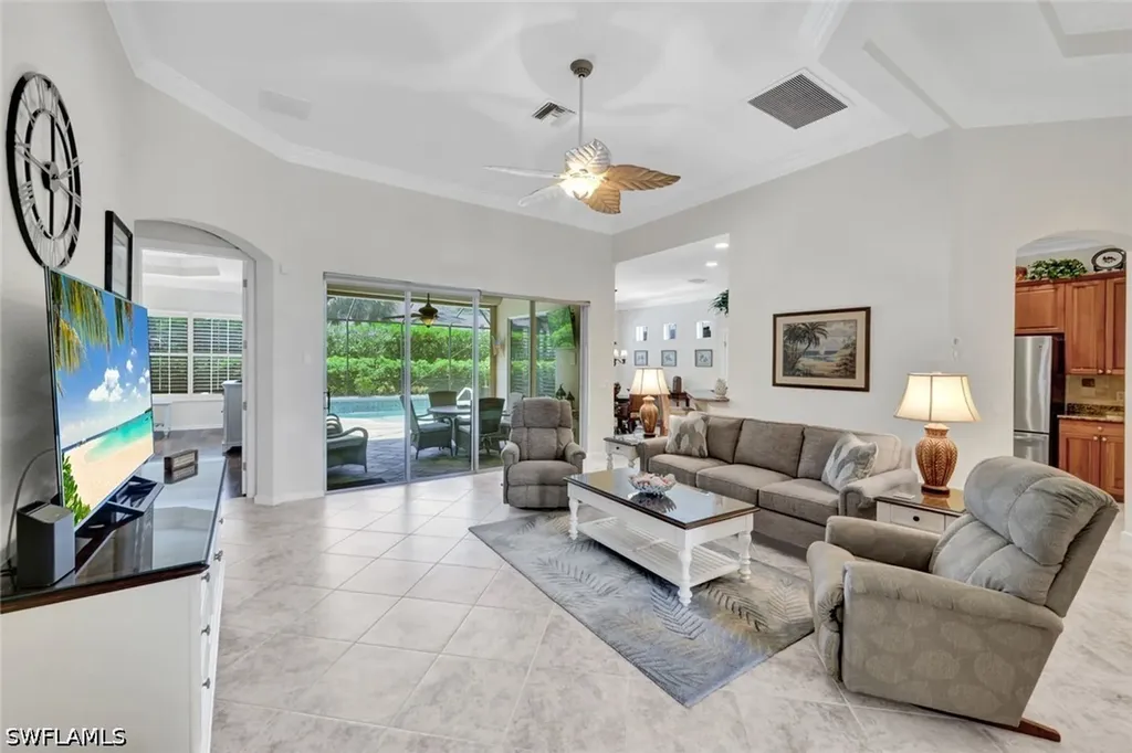 16208 Parque Lane Naples FL 34110