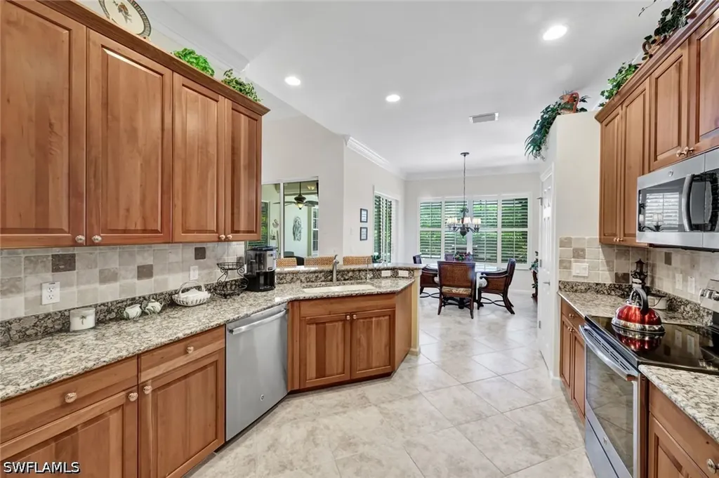 16208 Parque Lane Naples FL 34110