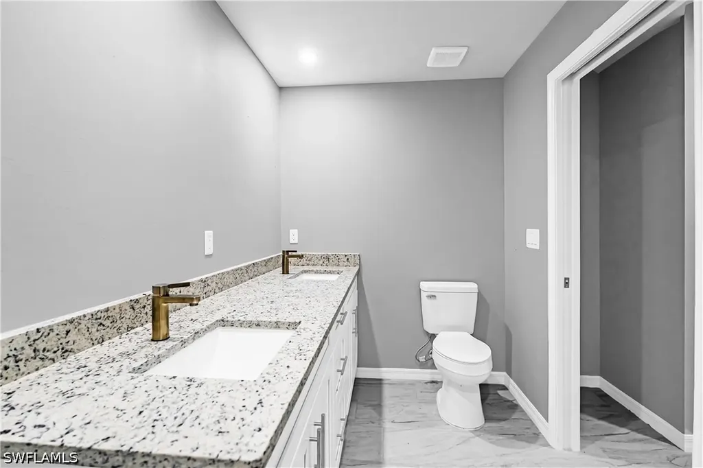 3510 S Grimsley Court Fort Myers FL 33916