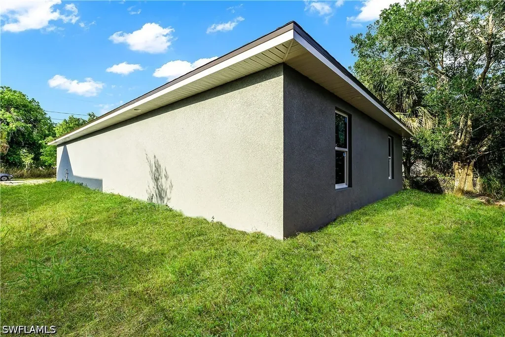 3510 S Grimsley Court Fort Myers FL 33916