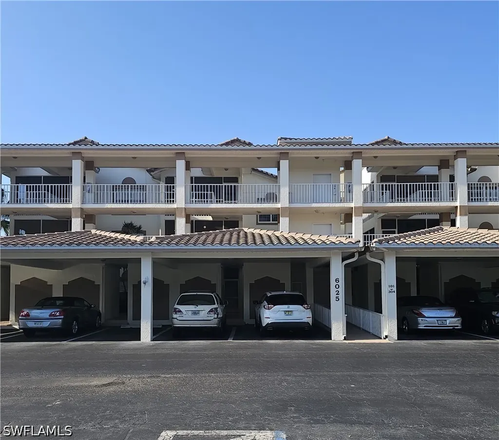 6025 Chardonnay Lane Naples FL 34119