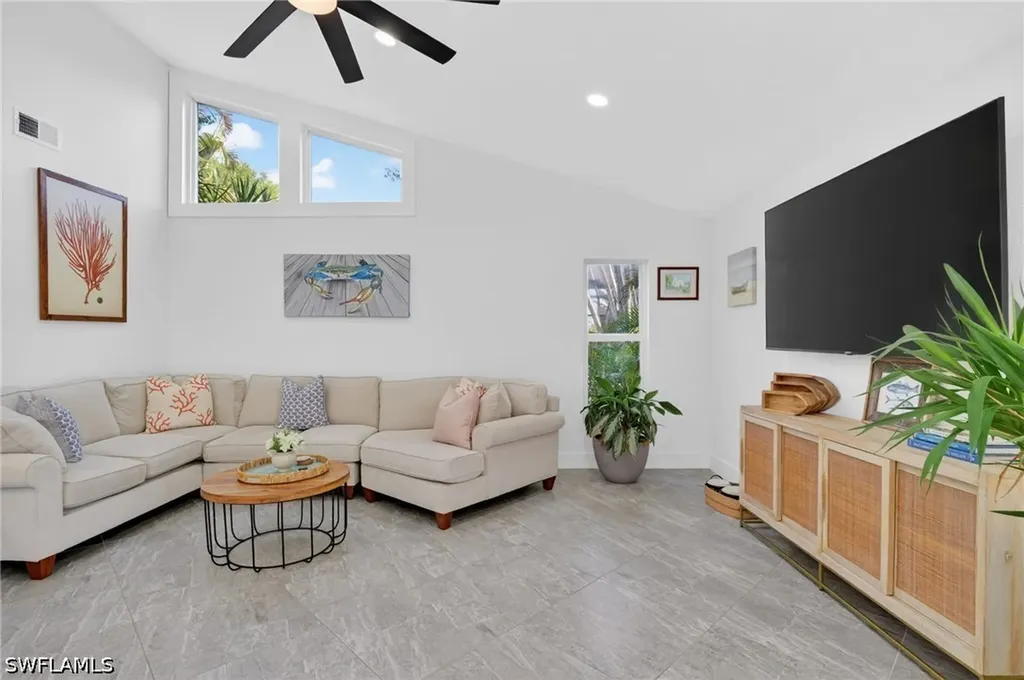 4225 SW 2nd Avenue Cape Coral FL 33914