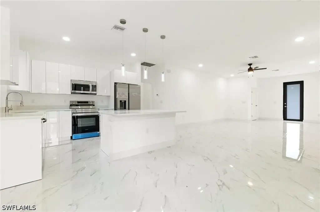 2803 E 13th Street Lehigh Acres FL 33972