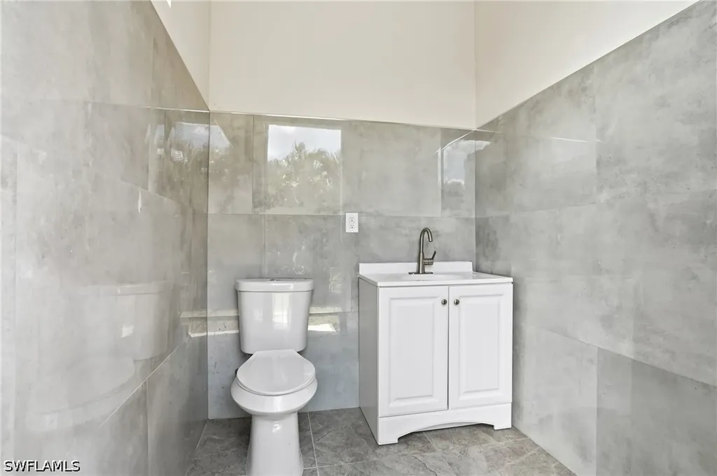 2303 NW 18th Place Cape Coral FL 33993