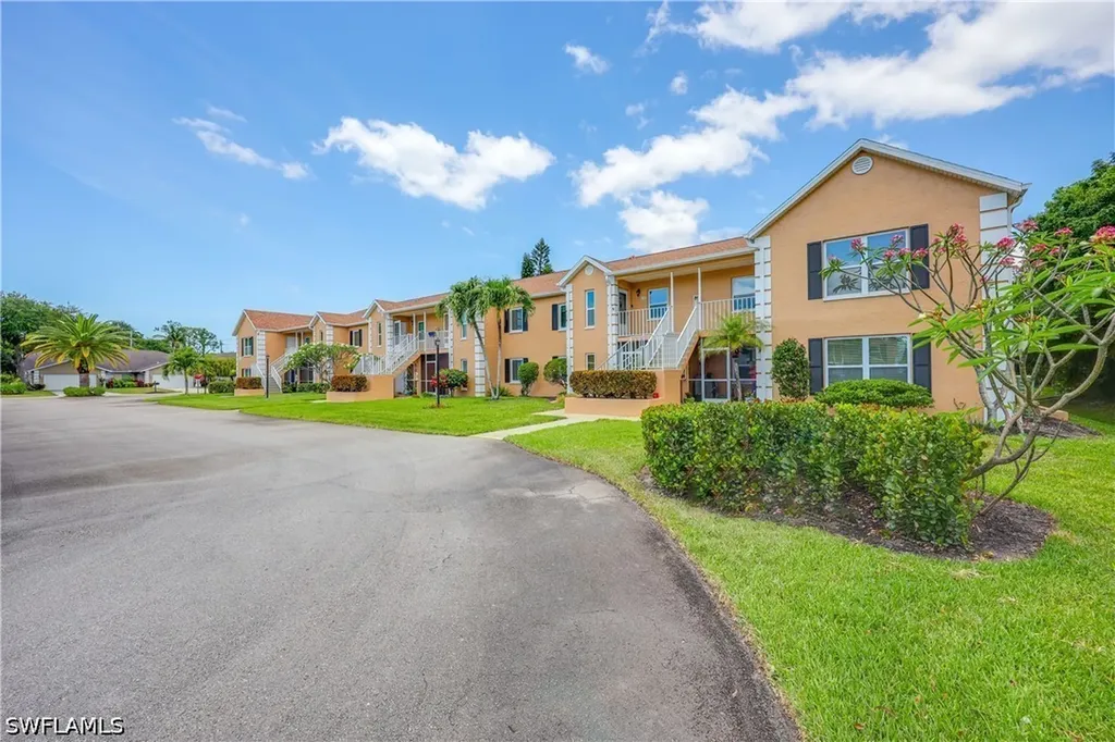 2050 W Crown Pointe Boulevard Naples FL 34112