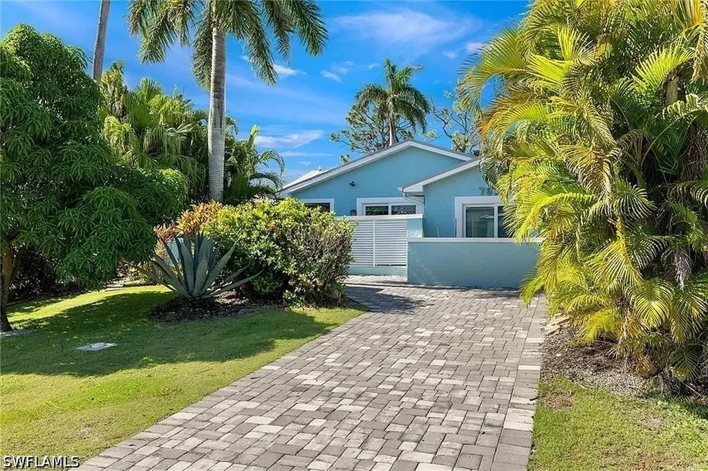 792 108th Avenue N Naples FL 34108