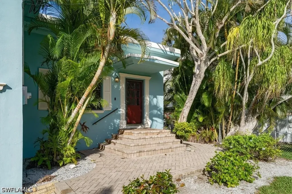1283 Grand Canal Drive Naples FL 34110