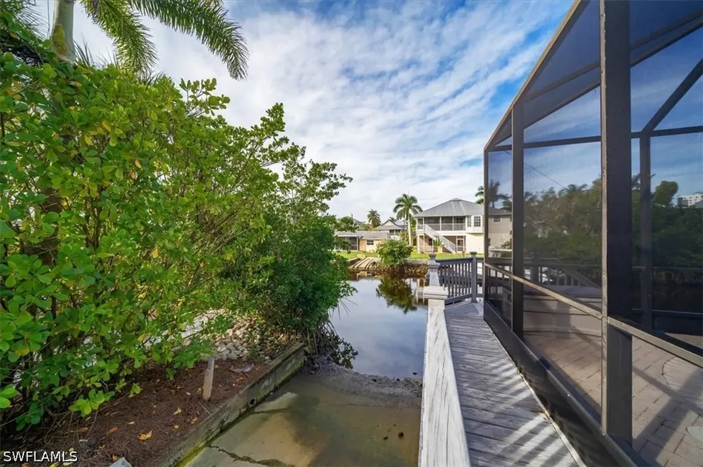 1283 Grand Canal Drive Naples FL 34110
