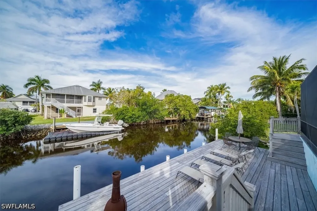 1283 Grand Canal Drive Naples FL 34110