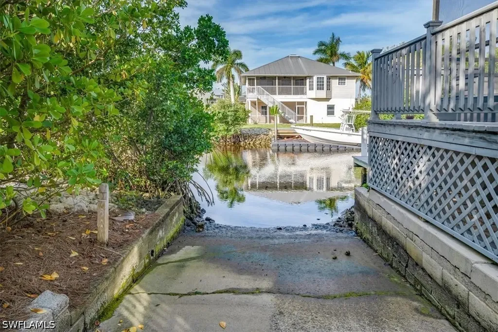 1283 Grand Canal Drive Naples FL 34110
