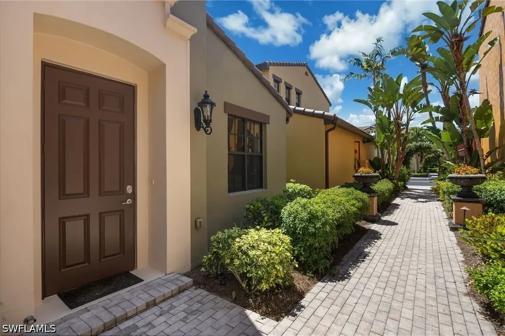 9128 Delano Street Naples FL 34113