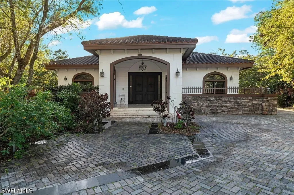 2605 64th Street SW Naples FL 34105