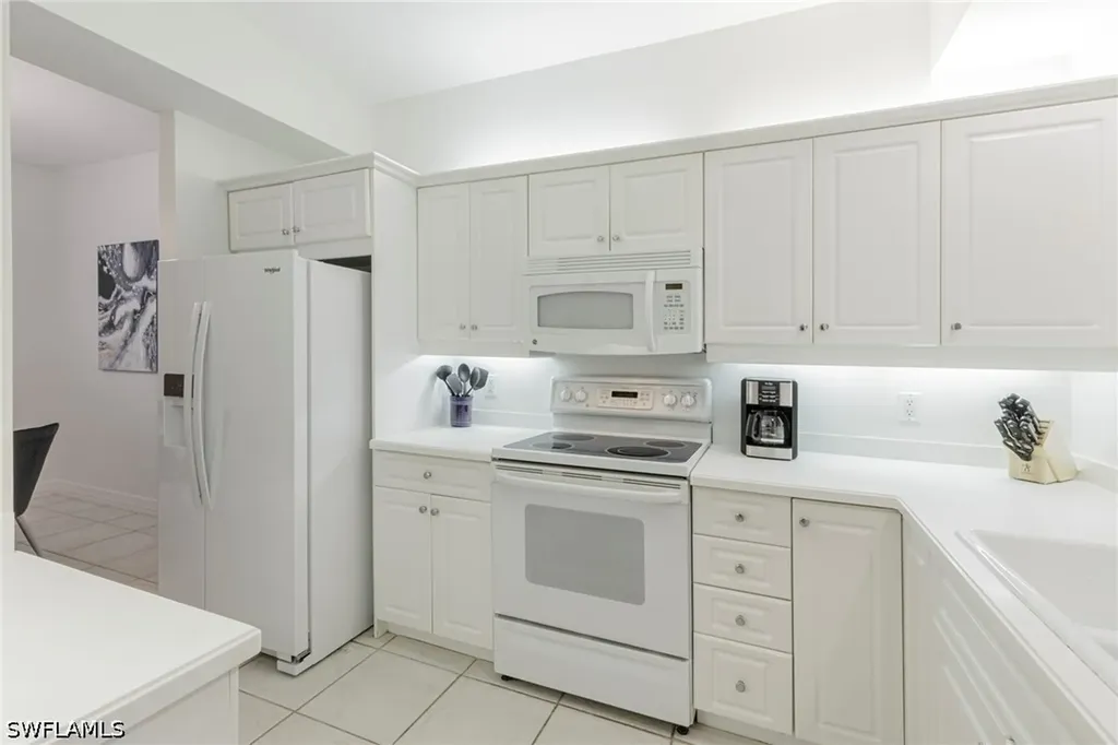 410 Bayfront Place Naples FL 34102