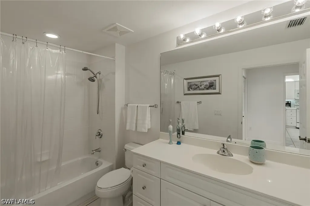 410 Bayfront Place Naples FL 34102