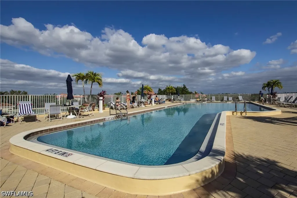 410 Bayfront Place Naples FL 34102