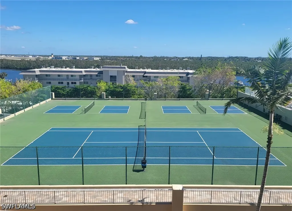 410 Bayfront Place Naples FL 34102