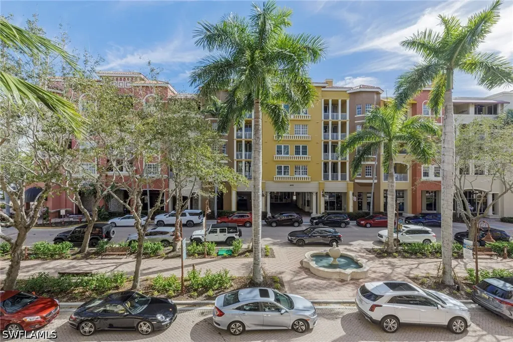 410 Bayfront Place Naples FL 34102