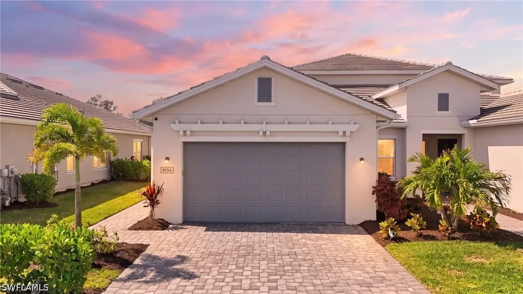 9194 Cayman Drive Naples FL 34114