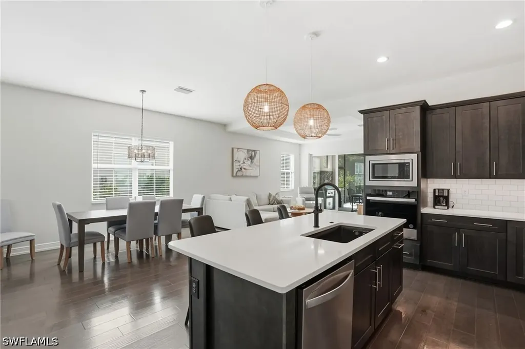 9194 Cayman Drive Naples FL 34114