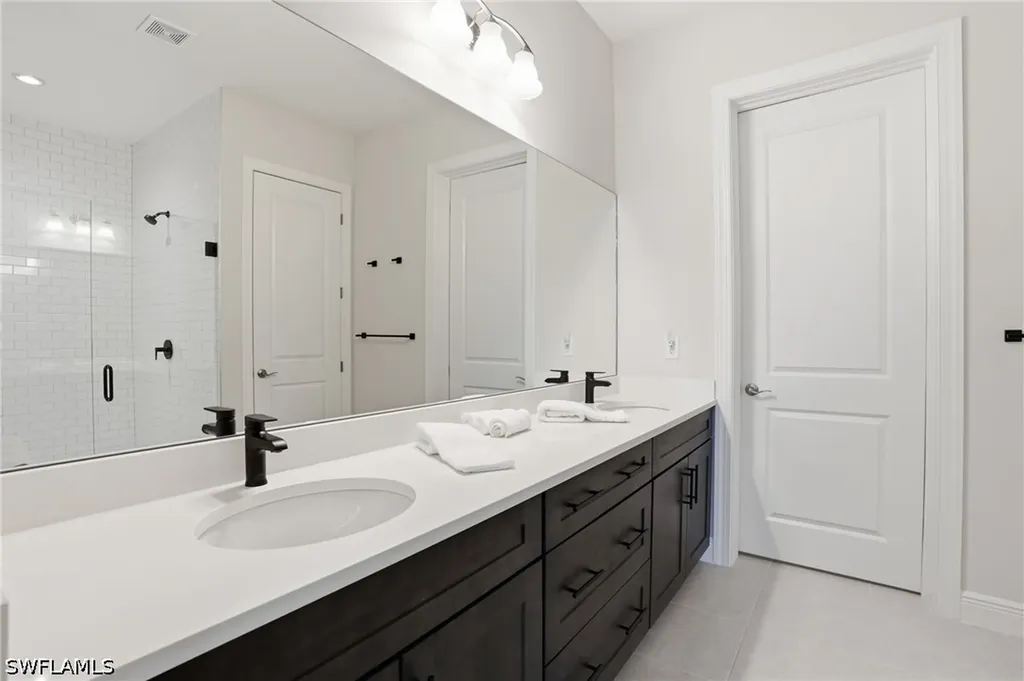 9194 Cayman Drive Naples FL 34114
