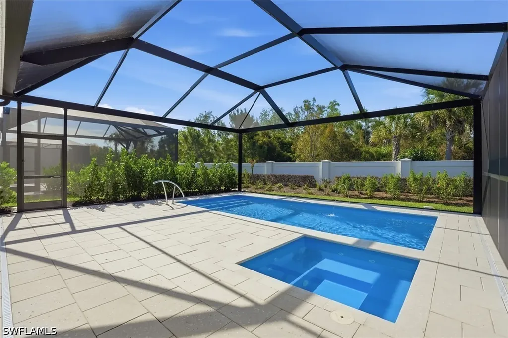 9194 Cayman Drive Naples FL 34114