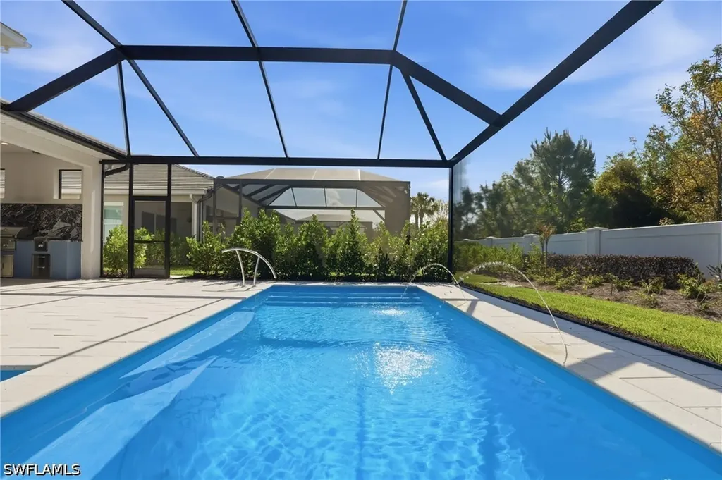 9194 Cayman Drive Naples FL 34114