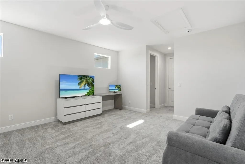 9194 Cayman Drive Naples FL 34114